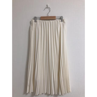 ユニクロ(UNIQLO)の美品🌟UNIQLO白プリーツスカート(ひざ丈スカート)