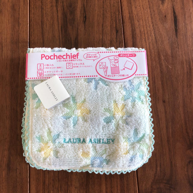 LAURA ASHLEY(ローラアシュレイ)のローラアシュレイ タオルハンカチ レディースのファッション小物(ハンカチ)の商品写真