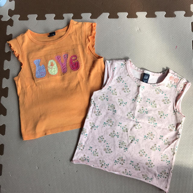 babyGAP(ベビーギャップ)のbaby gap ノースリーブTシャツ  ２枚セット  キッズ/ベビー/マタニティのキッズ服女の子用(90cm~)(Tシャツ/カットソー)の商品写真