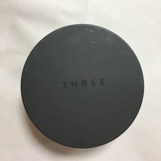 スリー(THREE)のTHREE アルティメイトダイアファネスルースパウダー(フェイスパウダー)