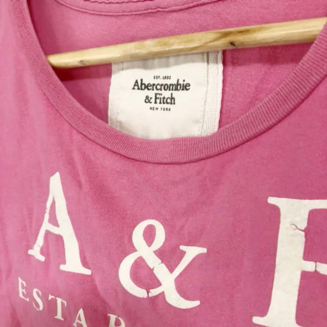 Abercrombie&Fitch(アバクロンビーアンドフィッチ)のめちゃカワピンク(*≧∀≦*) アバクロ Tシャツ★ メンズのトップス(Tシャツ/カットソー(半袖/袖なし))の商品写真