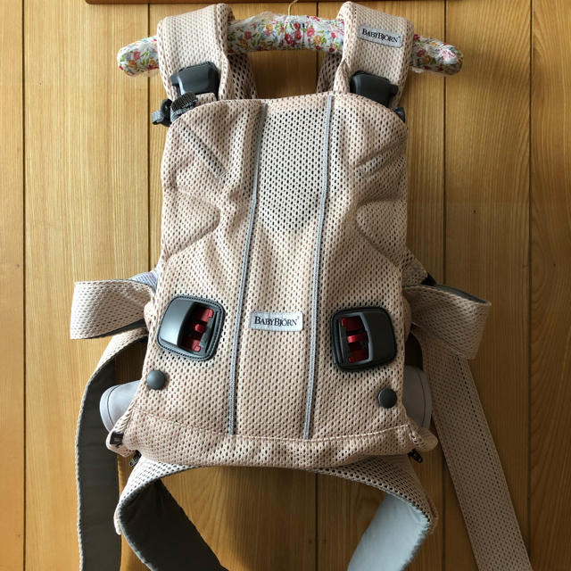 BABYBJORN(ベビービョルン)のベビービョルン ONE KAI Air メッシュ キッズ/ベビー/マタニティの外出/移動用品(抱っこひも/おんぶひも)の商品写真