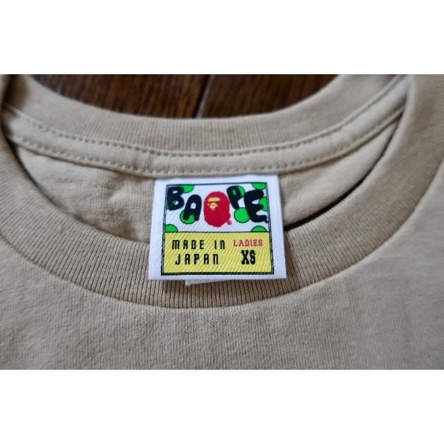A BATHING APE(アベイシングエイプ)のBAPE　エイプ　レディース　Tシャツ（ベージュ） レディースのトップス(Tシャツ(半袖/袖なし))の商品写真