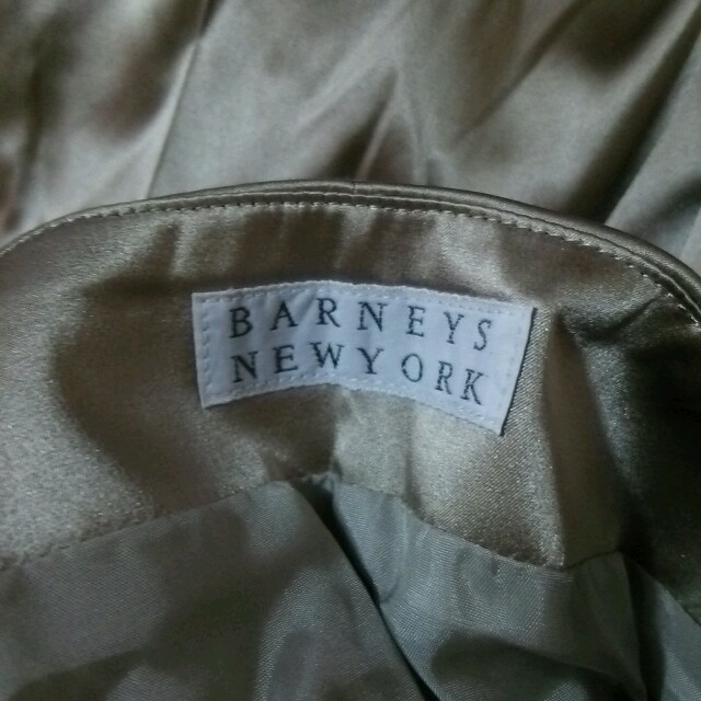 BARNEYS NEW YORK(バーニーズニューヨーク)のバーニーズニューヨーク スカート レディースのスカート(ひざ丈スカート)の商品写真