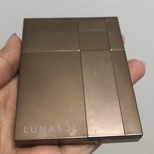 LUNASOL(ルナソル)のルナソル スキンモデリングアイズ01 Beige Beige コスメ/美容のベースメイク/化粧品(アイシャドウ)の商品写真