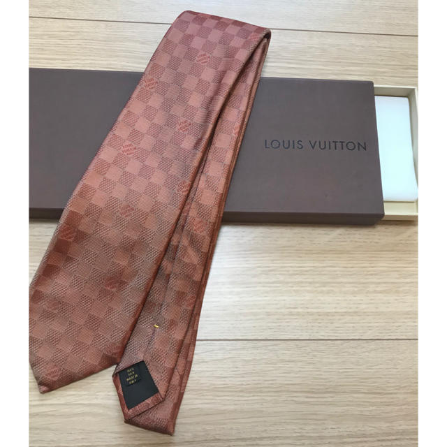 LOUIS VUITTON(ルイヴィトン)の【チャーチャ様専用】ルイヴィトンのオレンジネクタイ メンズのファッション小物(ネクタイ)の商品写真