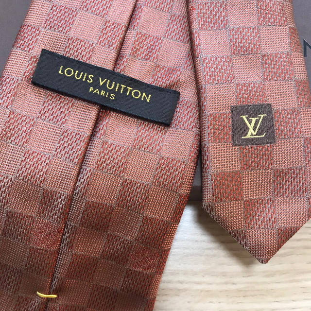 LOUIS VUITTON(ルイヴィトン)の【チャーチャ様専用】ルイヴィトンのオレンジネクタイ メンズのファッション小物(ネクタイ)の商品写真