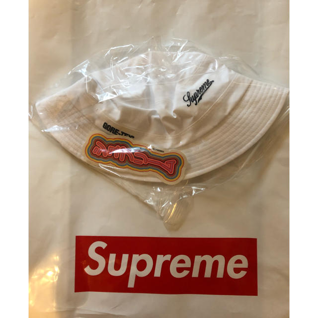 Supreme(シュプリーム)のSUPREME GORE-TEX Crusher white m/l 白 メンズの帽子(ハット)の商品写真