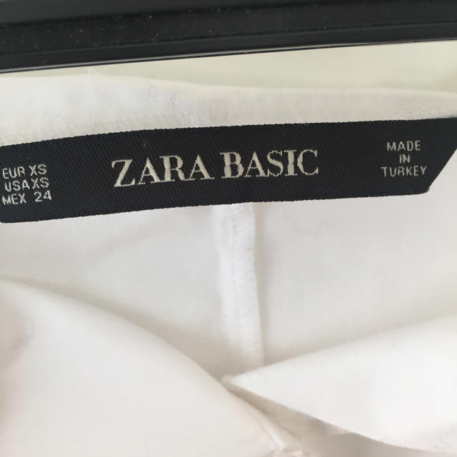 ZARA(ザラ)のオフショルダーブラウス レディースのトップス(シャツ/ブラウス(長袖/七分))の商品写真