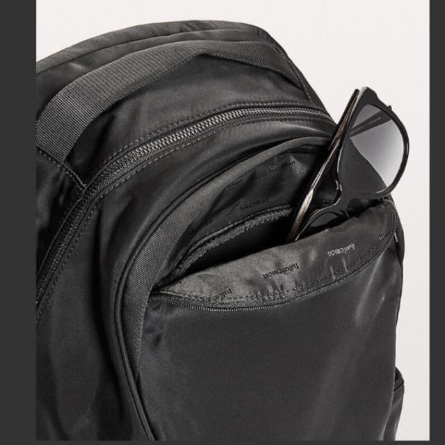 lululemon(ルルレモン)の期間限定値下げ lululemon  バックパック 20L レディースのバッグ(リュック/バックパック)の商品写真