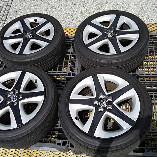 トヨタ プリウス 50系 前期 純正ホイールタイヤセット - タイヤ
