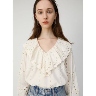 マウジー(moussy)の値下げ＊新品＊moussyコットンレースブラウス(シャツ/ブラウス(長袖/七分))