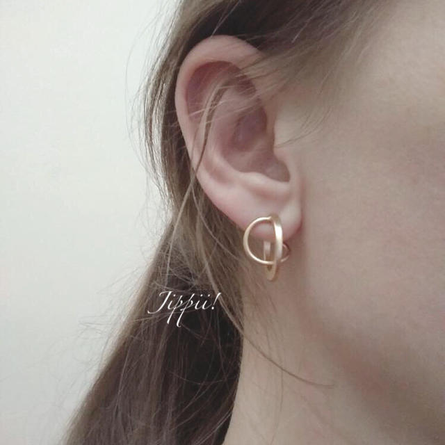 SLOBE IENA(スローブイエナ)のニュアンスダブルリングピアス♡Gold  レディースのアクセサリー(ピアス)の商品写真