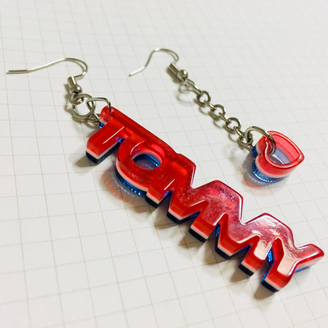 TOMMY HILFIGER(トミーヒルフィガー)の世界で一つ、tommy hilfigerの三層ピアス レディースのアクセサリー(ピアス)の商品写真