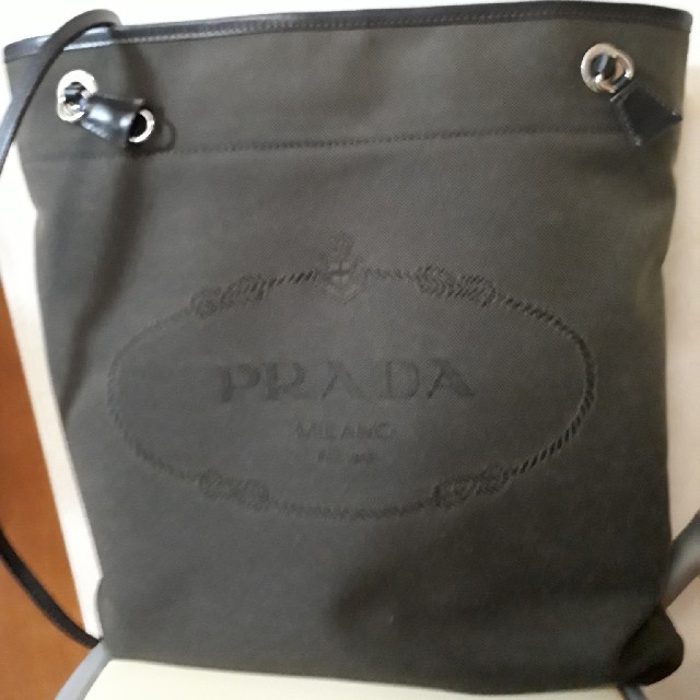 PRADAプラダ斜めがけショルダーバッグ ショルダーバッグ 店内の商品は