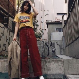 マウジー(moussy)のmoussy レッド ワイドパンツ(カジュアルパンツ)