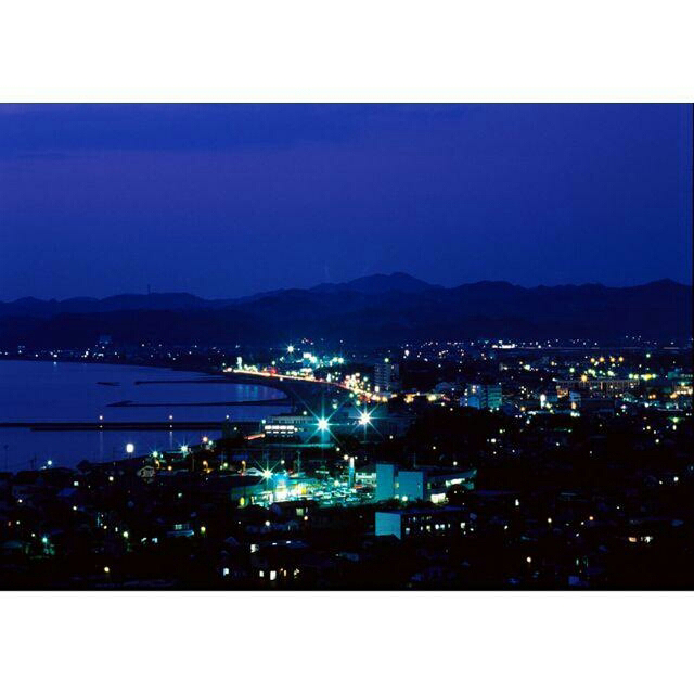 千葉県館山市城山山頂題名セール！・ 城山頂上からの館山夜景　撮影者：村山ヒデカズ