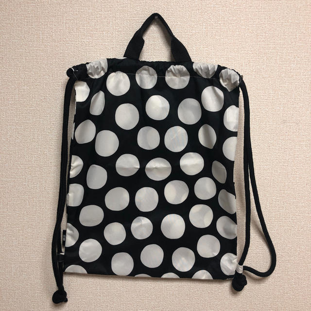 UNIQLO(ユニクロ)のmarimekko × UNIQLO コラボ リュック ブラック レディースのバッグ(リュック/バックパック)の商品写真