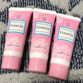 フィアンセ(FIANCEE)のまゆこ様専用★(ハンドクリーム)