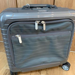 リモワ RIMOWA SALSA DELUXE HYBRID 23L 4輪