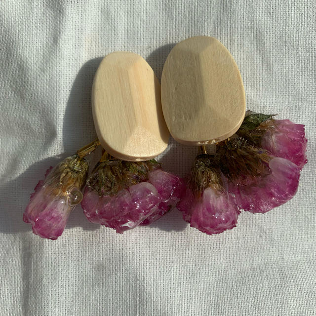 wood statice___pink ハンドメイドのアクセサリー(ピアス)の商品写真