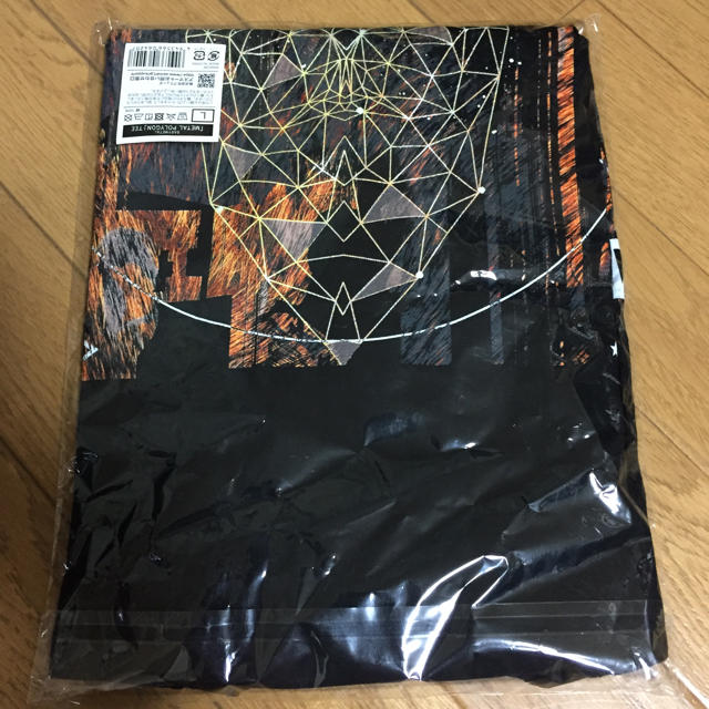 BABYMETAL(ベビーメタル)の値下げ BABYMETAL「METAL POLYGON」TEE エンタメ/ホビーのタレントグッズ(ミュージシャン)の商品写真