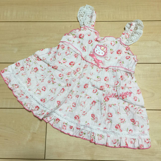 ハローキティ(ハローキティ)のハローキティ☆エプロン風ワンピース☆90 キッズ/ベビー/マタニティのキッズ服女の子用(90cm~)(ワンピース)の商品写真