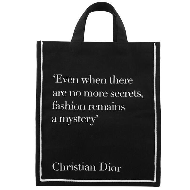 Christian Dior(クリスチャンディオール)の新品 2色セット！ V&A限定 DIOR展 トートバッグ レディースのバッグ(トートバッグ)の商品写真
