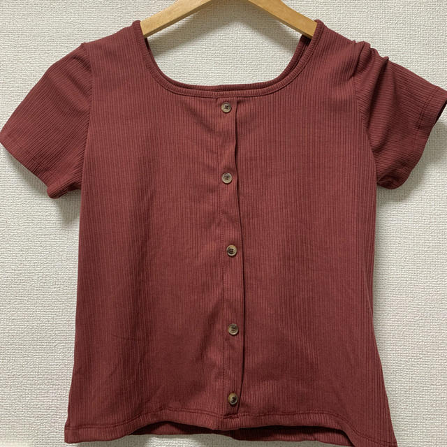 GOGOSING(ゴゴシング)のToyome フロントボタントップス レディースのトップス(Tシャツ(半袖/袖なし))の商品写真