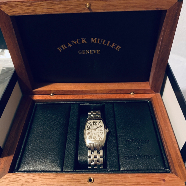 FRANCK MULLER(フランクミュラー)のフランクミュラー  トノウ カーベックス レリーフダイヤモンド レディースのファッション小物(腕時計)の商品写真