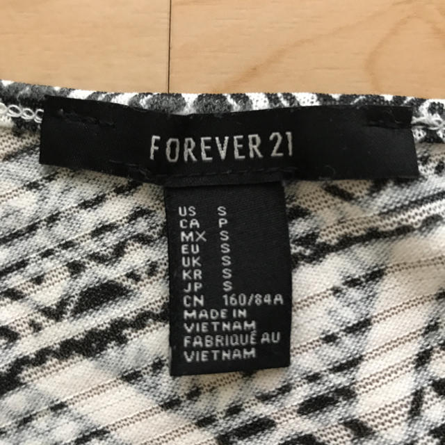 FOREVER 21(フォーエバートゥエンティーワン)のforever21★キャミ レディースのトップス(キャミソール)の商品写真