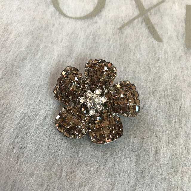 新品未使用♡ フォクシー 定番 お花ブローチ 最終値下げ noxcapital.de