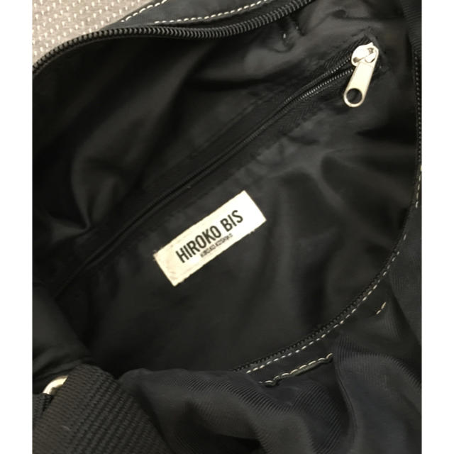 HIROKO BIS(ヒロコビス)のHIROKO KOSHINO 黒ショルダーバッグ。 レディースのバッグ(ショルダーバッグ)の商品写真