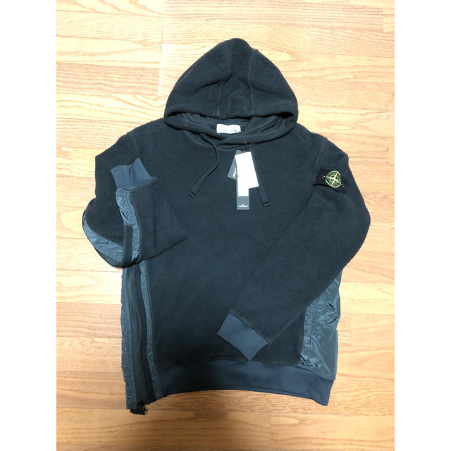 STONE ISLAND(ストーンアイランド)のたいたい様専用 STONE ISLAND パーカー フーディ 黒 ブラック メンズのトップス(パーカー)の商品写真