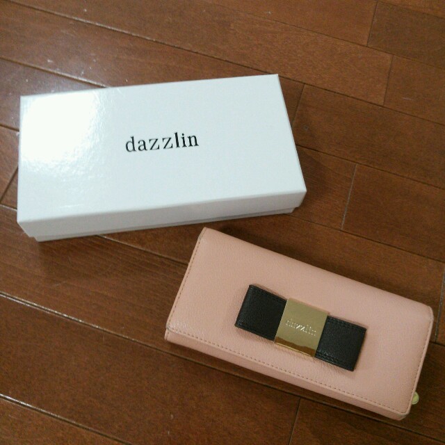 〈お値下げ!!〉dazzlin長財布