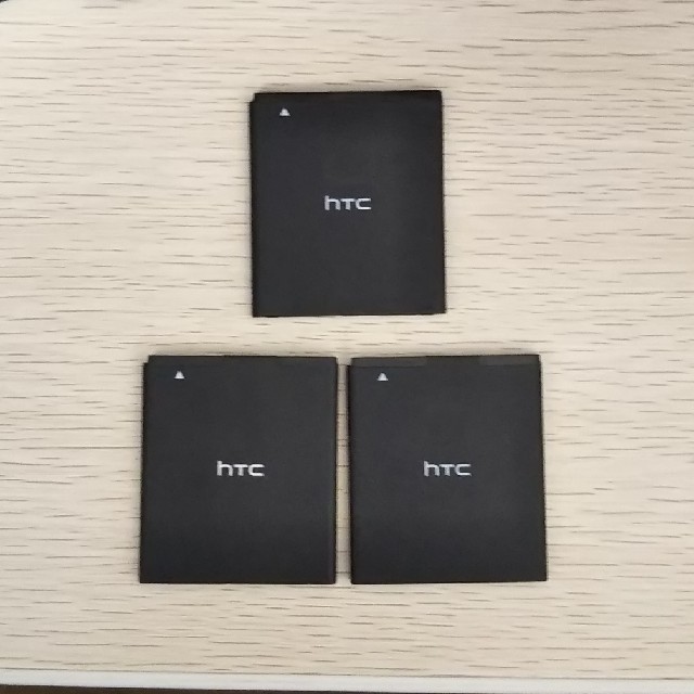 HTC(ハリウッドトレーディングカンパニー)のりょうほのか様専用 中古 isw13ht バッテリー3つ付き スマホ/家電/カメラのスマートフォン/携帯電話(スマートフォン本体)の商品写真