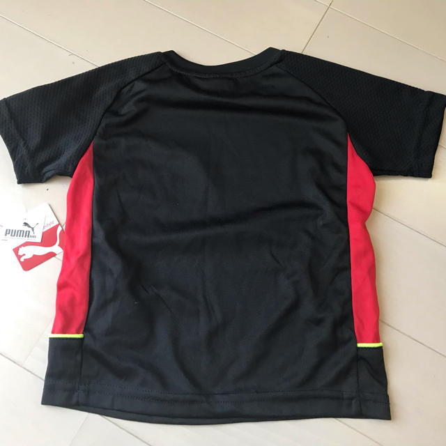 PUMA(プーマ)の【新品】PUMA プーマ 差し色がカッコいいTシャツ 3T 100 キッズ/ベビー/マタニティのキッズ服男の子用(90cm~)(Tシャツ/カットソー)の商品写真