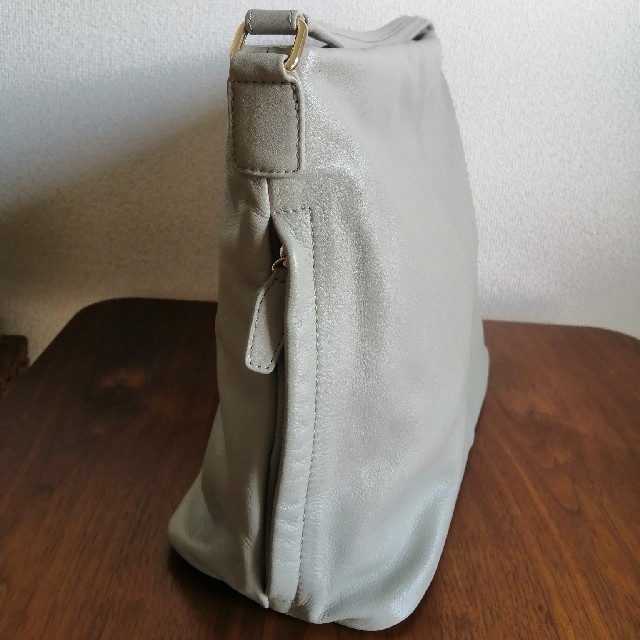 ear PAPILLONNER(イアパピヨネ)のイアパピヨネ本革バッグ レディースのバッグ(ショルダーバッグ)の商品写真