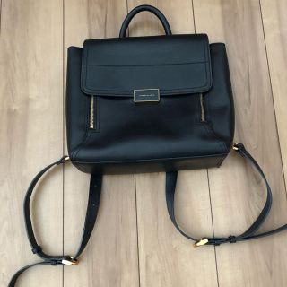 チャールズアンドキース(Charles and Keith)のゴールドの金具がポイント✳︎合皮のリュック(リュック/バックパック)