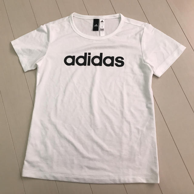 adidas(アディダス)のアディダス Tシャツ adidas レディースのトップス(Tシャツ(半袖/袖なし))の商品写真