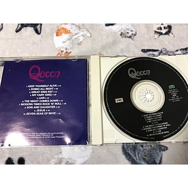 QueenのCDファーストアルバム[戦慄の女王]。中古品。 エンタメ/ホビーのCD(ポップス/ロック(洋楽))の商品写真