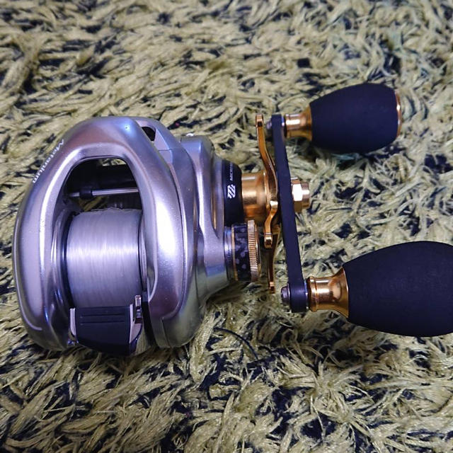 SHIMANO(シマノ)の16メタニウムmgl HG右カスタム zpi ペアリング交換済み 即日発送 スポーツ/アウトドアのフィッシング(リール)の商品写真