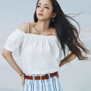 エイチアンドエム(H&M)の【SALE】安室奈美恵 H&M コラボ オフショルダー(カットソー(半袖/袖なし))