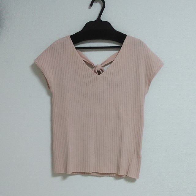 PROPORTION BODY DRESSING(プロポーションボディドレッシング)の美品☆バックリボンVニット♡コーラルピンク レディースのトップス(カットソー(半袖/袖なし))の商品写真