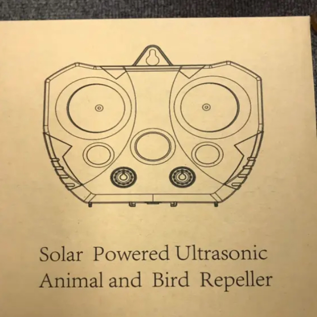 【送料無料・新品】動物撃退器 赤外線センサー LED強力フラッシュライト その他のペット用品(小動物)の商品写真