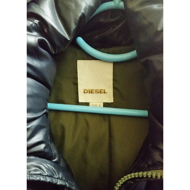 DIESEL(ディーゼル)の美品　ディーゼル　diesel ダウン　濃紺　紺　S  メンズのジャケット/アウター(ダウンジャケット)の商品写真