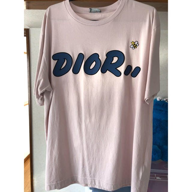 DiorKAWSピンク Tシャツ