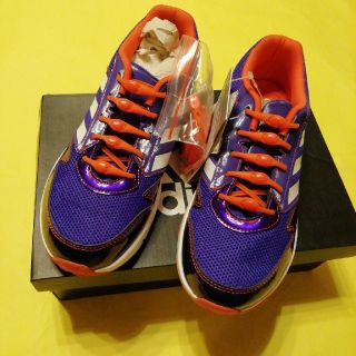 アディダス(adidas)のadidas スニーカー23㎝　(新品)(スニーカー)