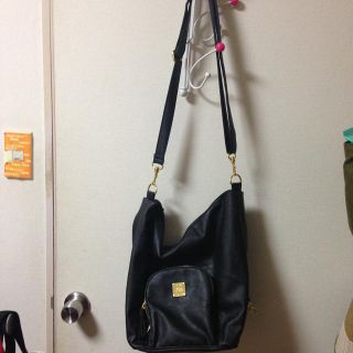 ブルーブルーエ(Bleu Bleuet)の黒＊合皮ショルダーバック(ショルダーバッグ)