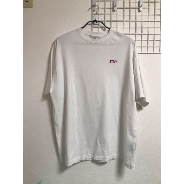 VETEMENTS STAFF Tシャツ